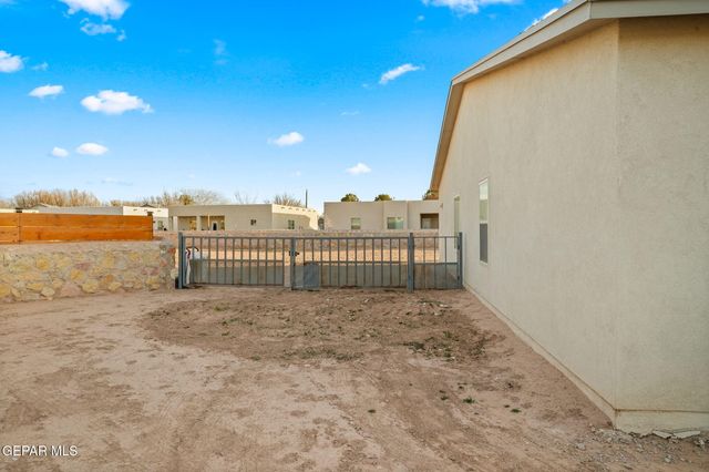 356 PLATEAU Drive, Socorro, TX 79927