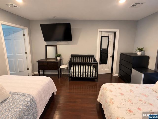 78 Midland Avenue, Fair Lawn, NJ 07410