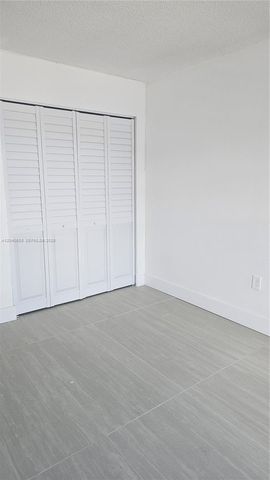 5625 W 20th Ave 208, Hialeah, FL 33012