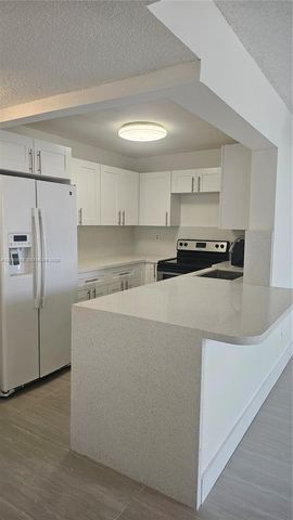 5625 W 20th Ave 208, Hialeah, FL 33012