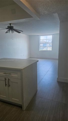 5625 W 20th Ave 208, Hialeah, FL 33012