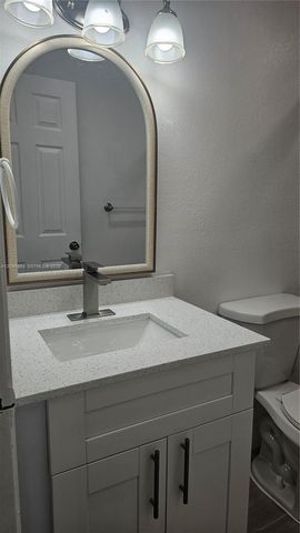 5625 W 20th Ave 208, Hialeah, FL 33012