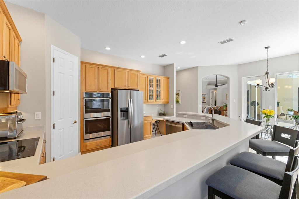 6840 COYOTE RIDGE COURT