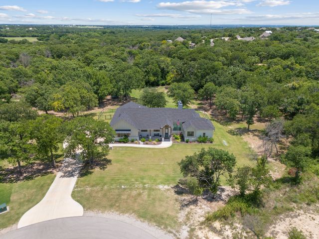 1056 Oak Bend Lane, Weatherford, TX 76088