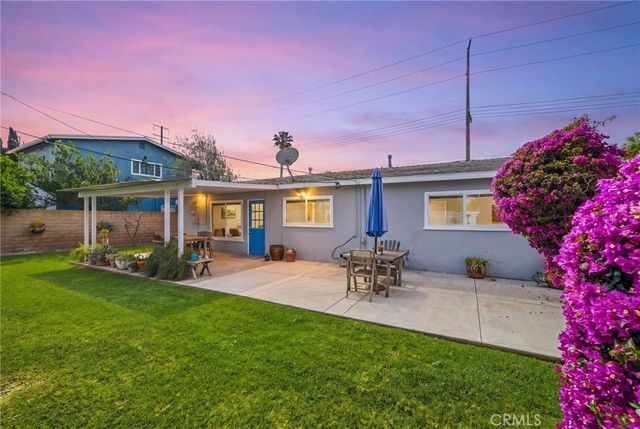 956 W Wilson St, Costa Mesa, CA 92627