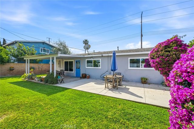 956 W Wilson St, Costa Mesa, CA 92627