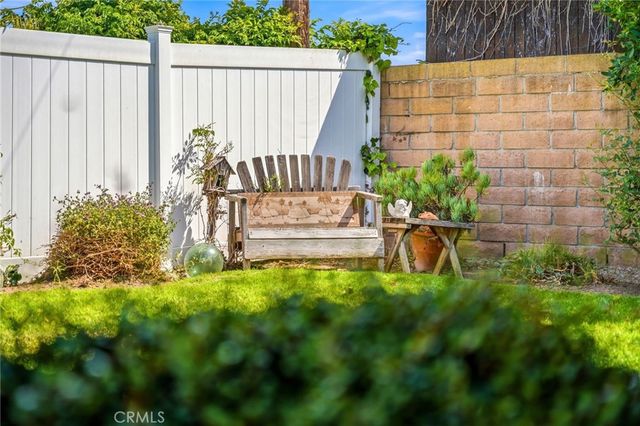 956 W Wilson St, Costa Mesa, CA 92627