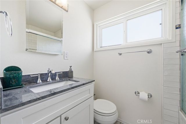 956 W Wilson St, Costa Mesa, CA 92627