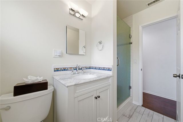 956 W Wilson St, Costa Mesa, CA 92627