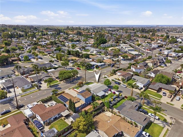 956 W Wilson St, Costa Mesa, CA 92627