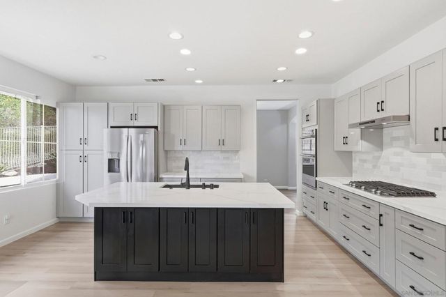 1514 W Borden, San Marcos, CA 92069