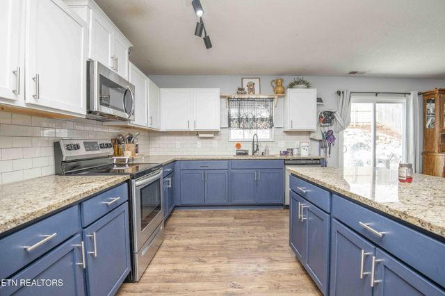 831 Old Towne Loop Drive, Seymour, TN 37865