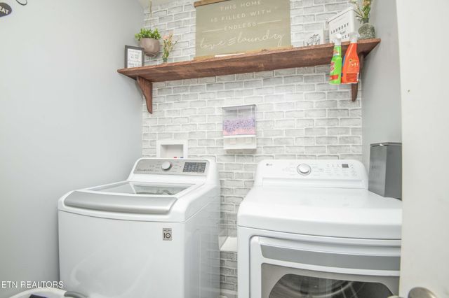 831 Old Towne Loop Drive, Seymour, TN 37865