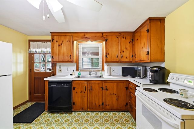 57 Arthur Street, Springfield, MA 01104