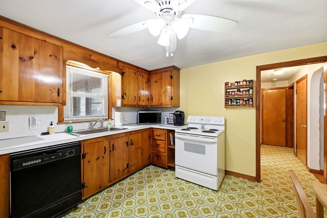 57 Arthur Street, Springfield, MA 01104