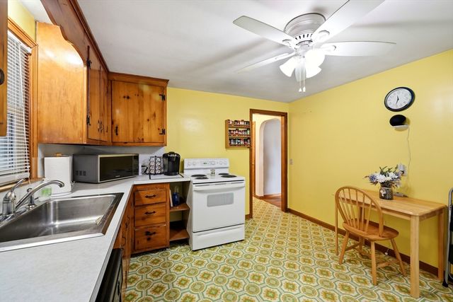 57 Arthur Street, Springfield, MA 01104