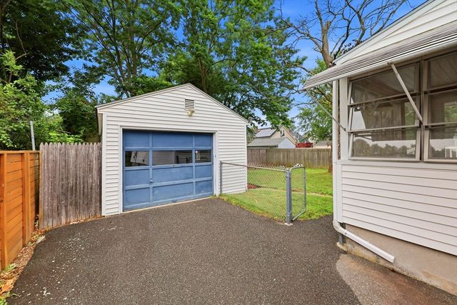 57 Arthur Street, Springfield, MA 01104
