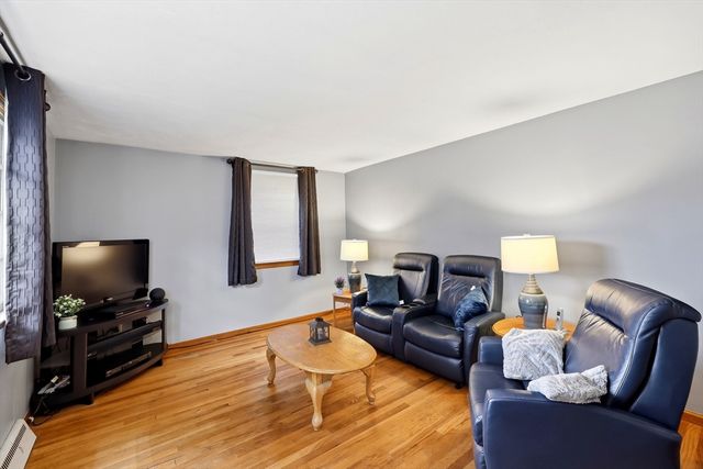 57 Arthur Street, Springfield, MA 01104