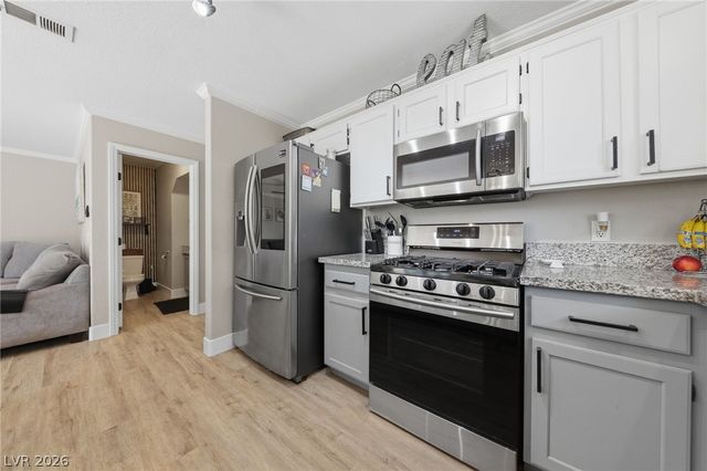 9825 Via Delores Avenue, Las Vegas, NV 89117