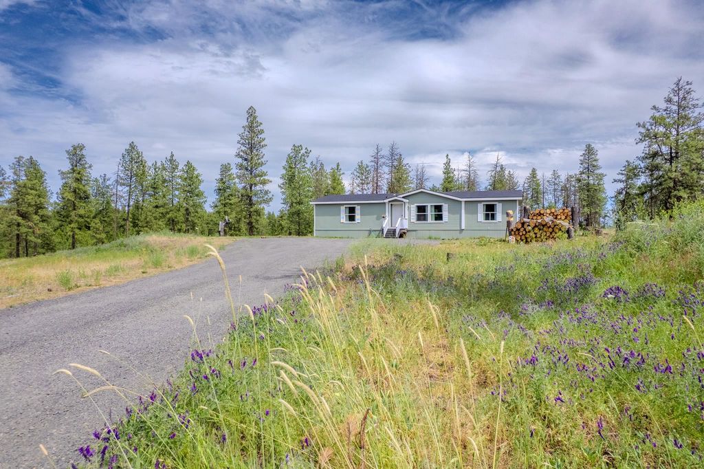 17621 S Lois Dr, Cheney, WA 99004
