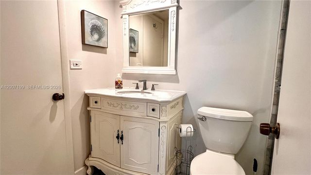 6039 Collins Ave 520, Miami Beach, FL 33140