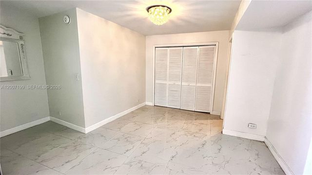 6039 Collins Ave 520, Miami Beach, FL 33140