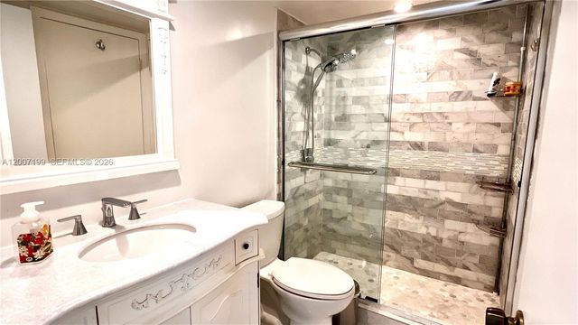 6039 Collins Ave 520, Miami Beach, FL 33140