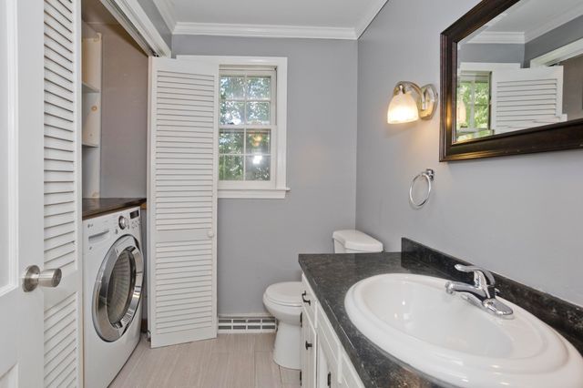 50 Crystal Brook Dr, Springfield, MA 01118