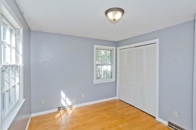 50 Crystal Brook Dr, Springfield, MA 01118