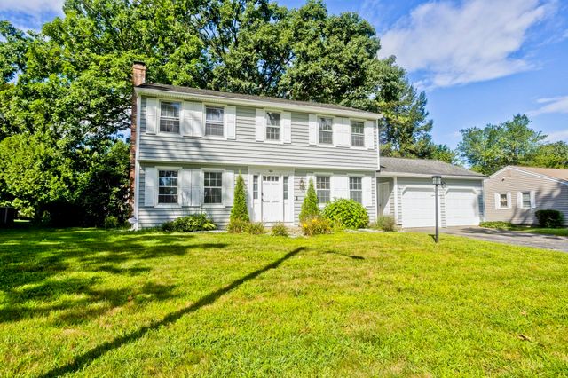 50 Crystal Brook Dr, Springfield, MA 01118