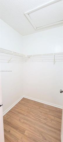 3445 NW 44th St 204, Oakland Park, FL 33309