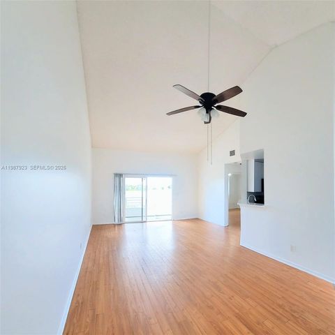 3445 NW 44th St 204, Oakland Park, FL 33309