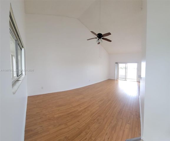 3445 NW 44th St 204, Oakland Park, FL 33309