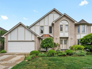 46386 Jackson Drive, Macomb Township, MI 48044