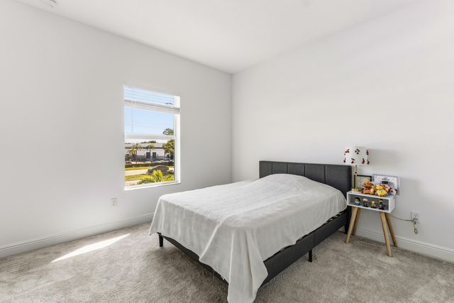 550 Parsons Way, Deerfield Beach, FL 33442