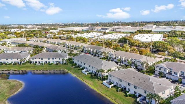 550 Parsons Way, Deerfield Beach, FL 33442