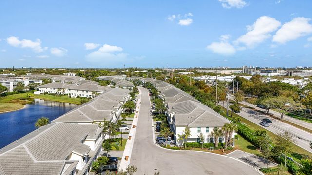 550 Parsons Way, Deerfield Beach, FL 33442