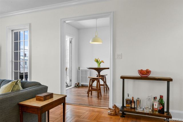 910 Stuart Avenue 2J, Mamaroneck, NY 10543