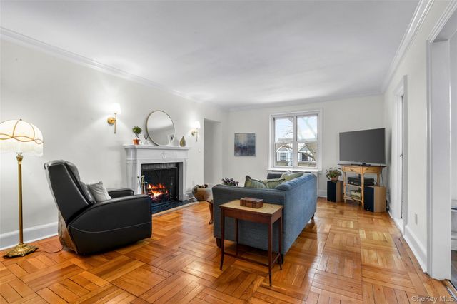 910 Stuart Avenue 2J, Mamaroneck, NY 10543