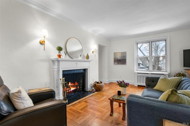 910 Stuart Avenue 2J, Mamaroneck, NY 10543