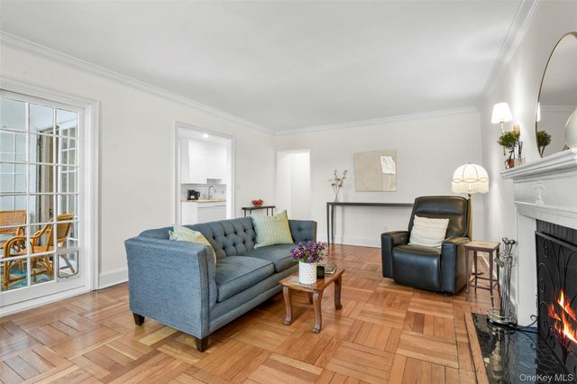 910 Stuart Avenue 2J, Mamaroneck, NY 10543