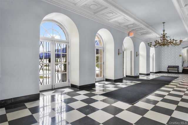 910 Stuart Avenue 2J, Mamaroneck, NY 10543