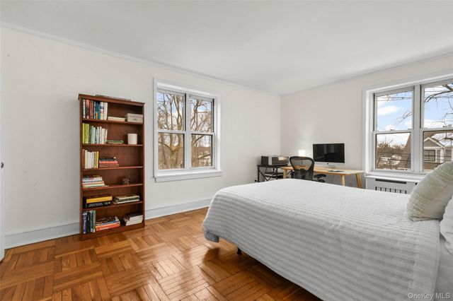 910 Stuart Avenue 2J, Mamaroneck, NY 10543