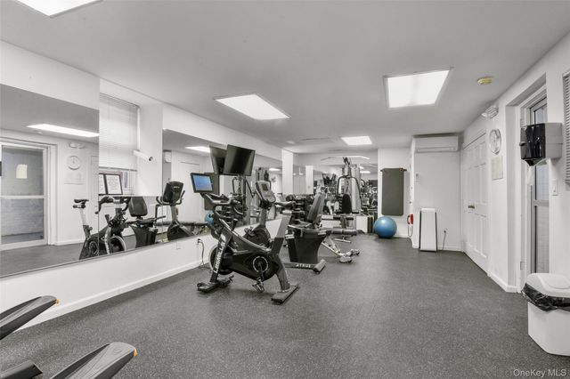 910 Stuart Avenue 2J, Mamaroneck, NY 10543