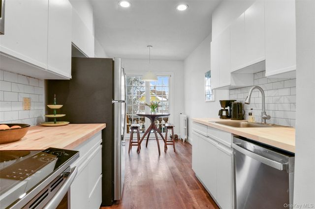 910 Stuart Avenue 2J, Mamaroneck, NY 10543