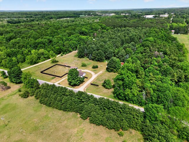 827 Williams Road, Allegan, MI 49010