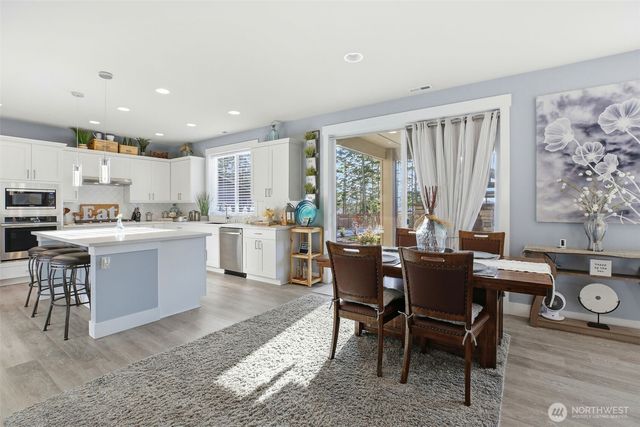 1189 Seawall Lane, Oak Harbor, WA 98277