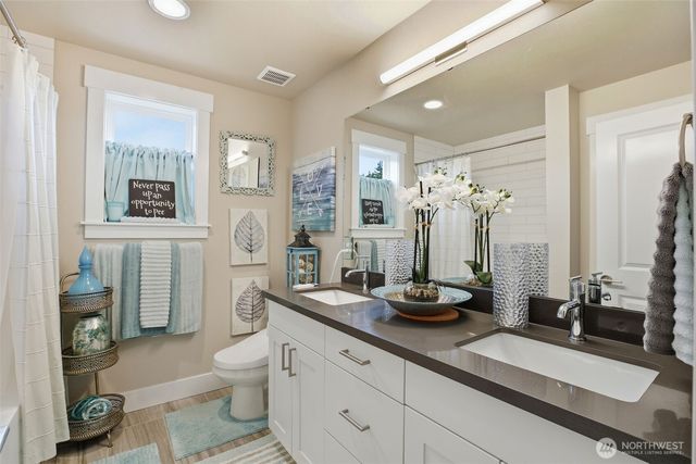 1189 Seawall Lane, Oak Harbor, WA 98277