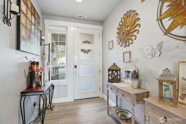 1189 Seawall Lane, Oak Harbor, WA 98277