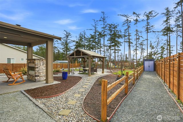 1189 Seawall Lane, Oak Harbor, WA 98277